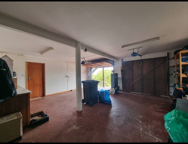 6 BEDROOM FREESTANDING FOR SALE IN DANA BAY
